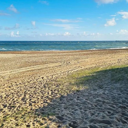 10 Person In Thyboron-by Traum * Thyborøn